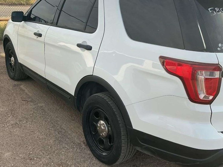 2018-ford-explorer-image-4