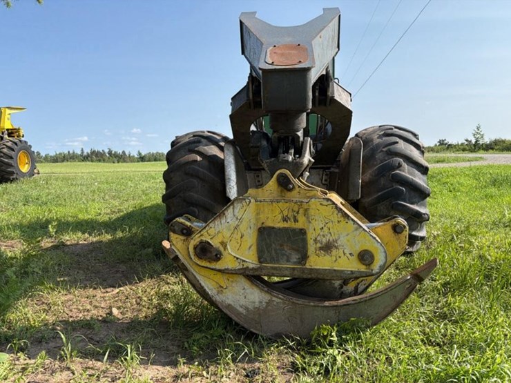 2015-deere-648l-image-4