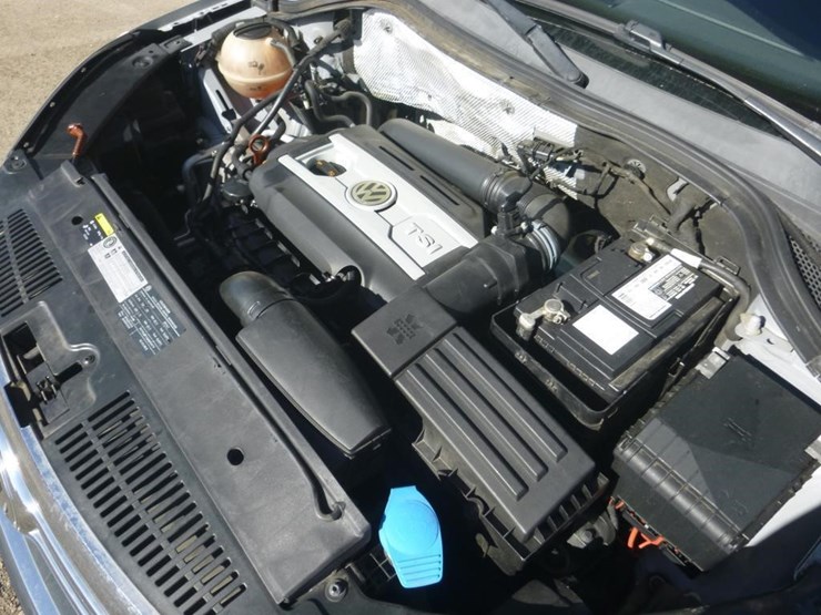 2011-volkswagen-tiguan-image-10