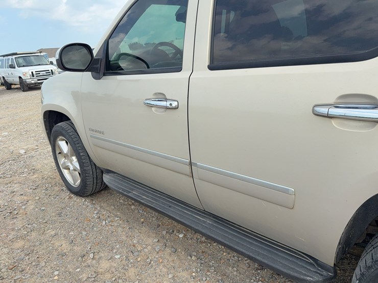 2009-chevrolet-tahoe-image-10