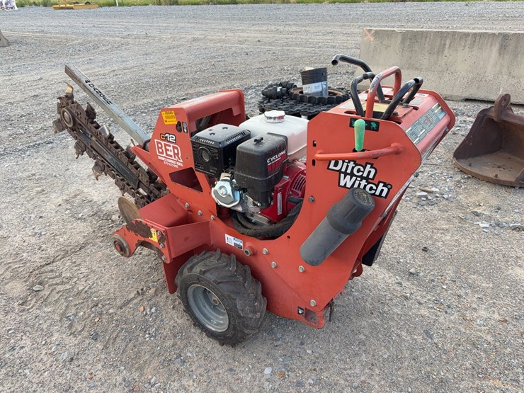 ditch-witch-c12-image-6