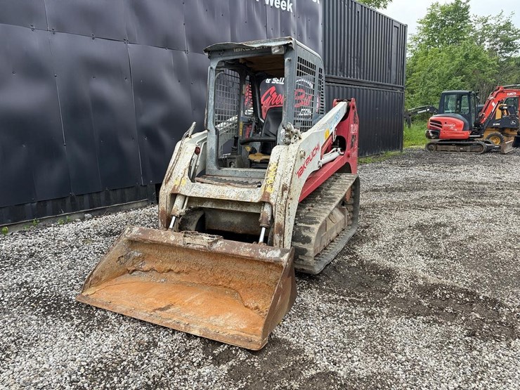 2011-takeuchi-tl240-image-8