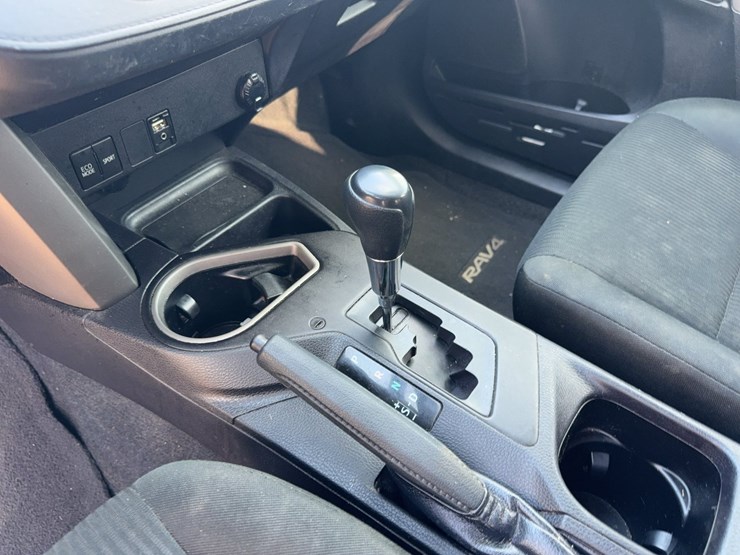 2018-toyota-rav4-image-26