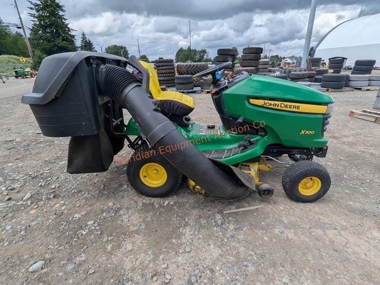 john-deere-x300-image-6