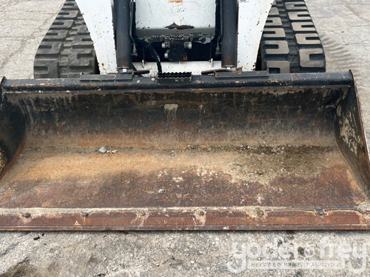 2016-bobcat-t870-image-28