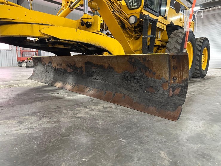 2005-caterpillar-120h-image-10