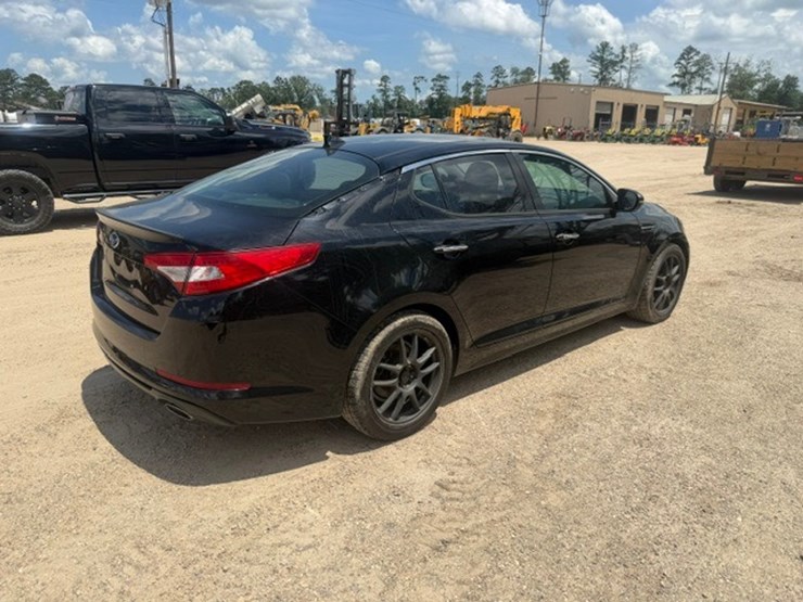 #83572-•-2013-kia-optima-image-3