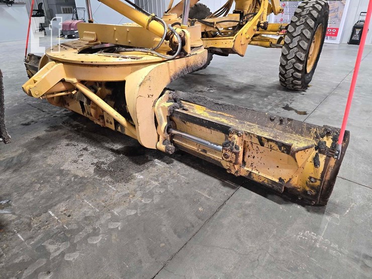 2000-caterpillar-120h-image-11