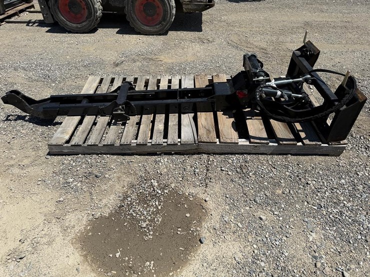 kubota-l4455a--4-pt-hitch-and-subframe-wh-auto-latch-uni-tach-image-1