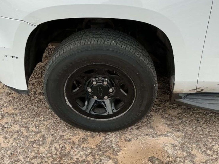 2015-chevrolet-tahoe-image-8