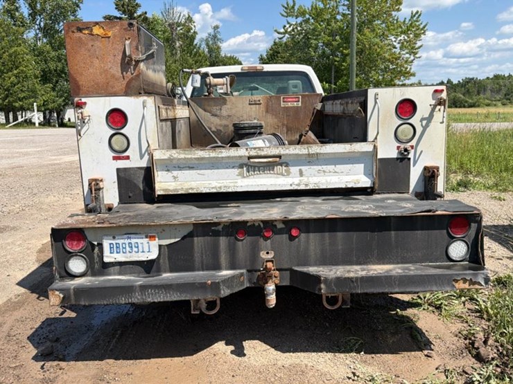 2013-ford-f550-image-4