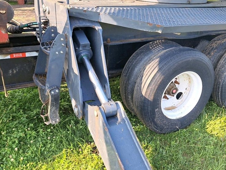 2016-deere-437e-image-34