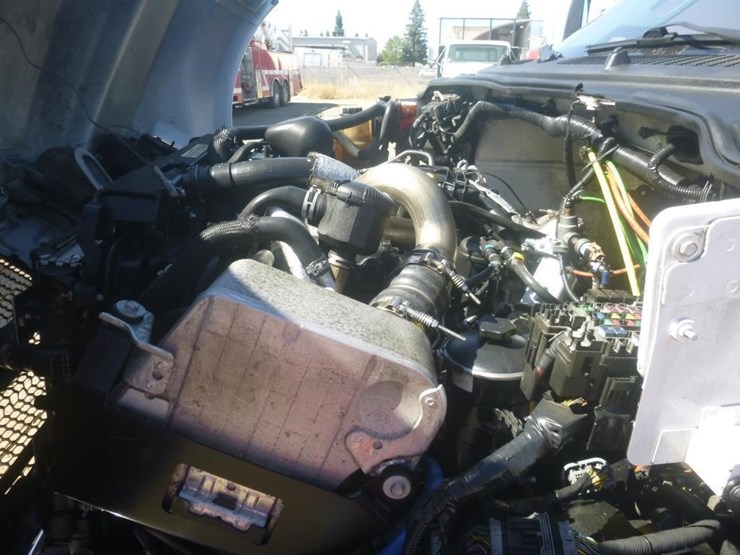 2016-ford-f650-image-23