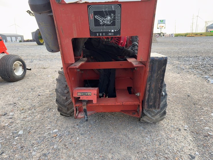 ditch-witch-c12-image-13