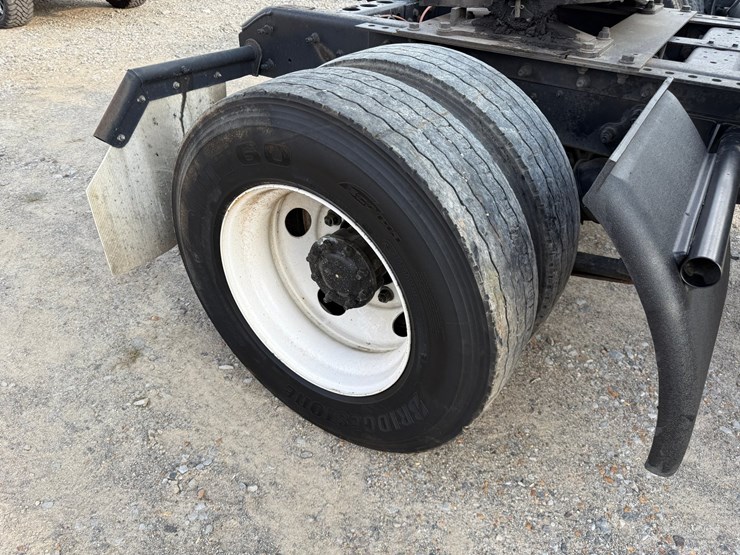 2008-international-durastar-4400-image-37