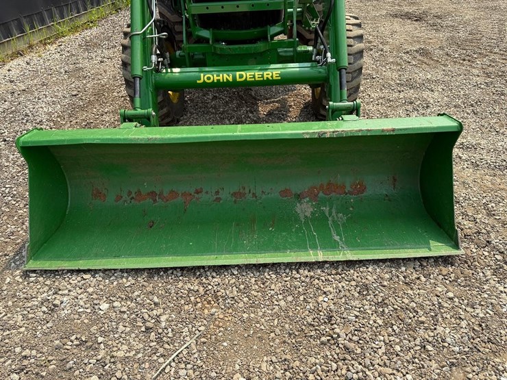 2023-john-deere-4052r-image-9