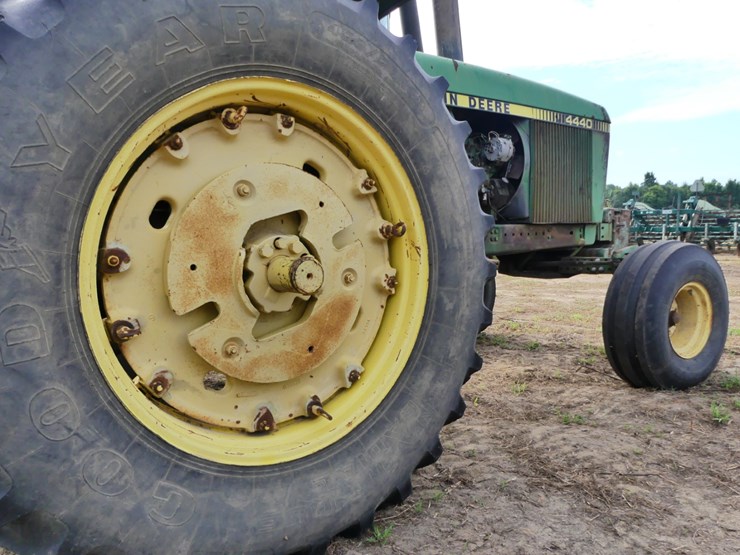 john-deere-4440-image-9