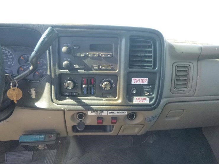 2003-chevrolet-silverado-2500hd-image-12
