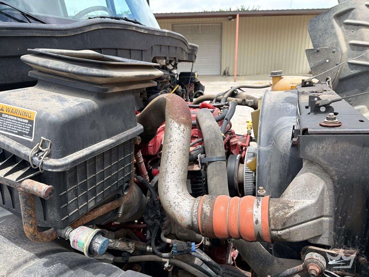 2019-international-durastar-4300-image-18