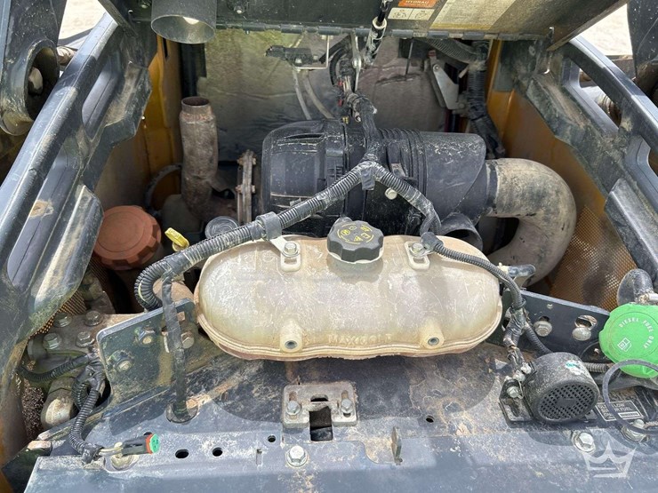 deere-325g-image-7