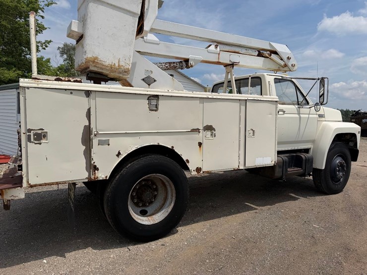 1983-ford-f700-image-3