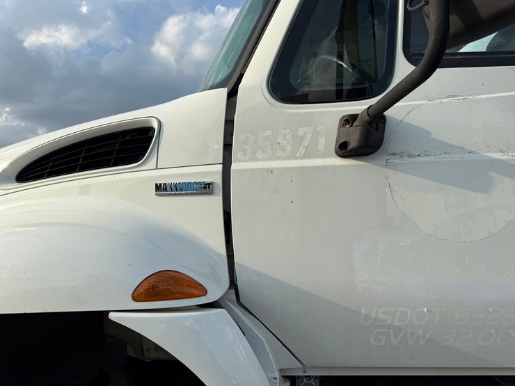 2008-international-durastar-4400-image-27