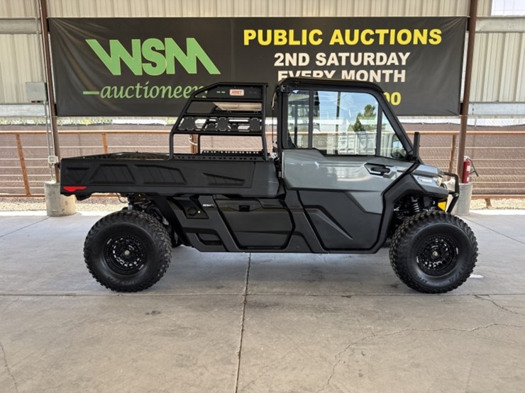 2023-can-am-defender-pro-limited-sxs-image-1