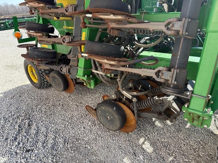 2015-john-deere-1990-image-49