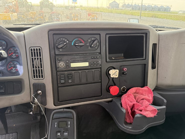 2008-international-durastar-4400-image-47