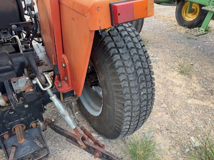 2004-tractor-king-200-image-14