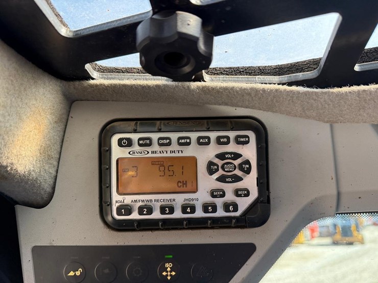 jcb-225t-image-16