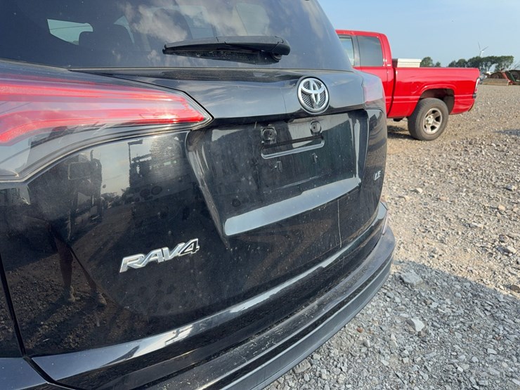 2018-toyota-rav4-image-8