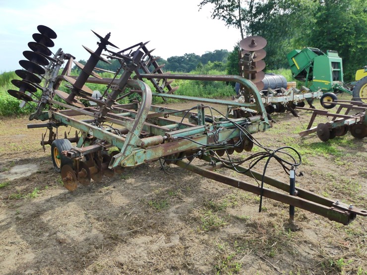 john-deere-235-image-2