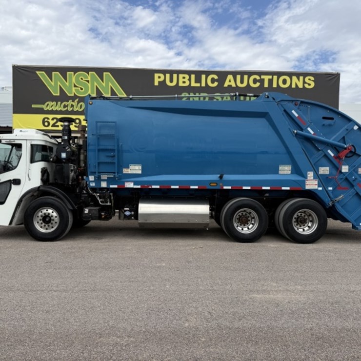 2018 Mack LR Rear Loading Trash Truck