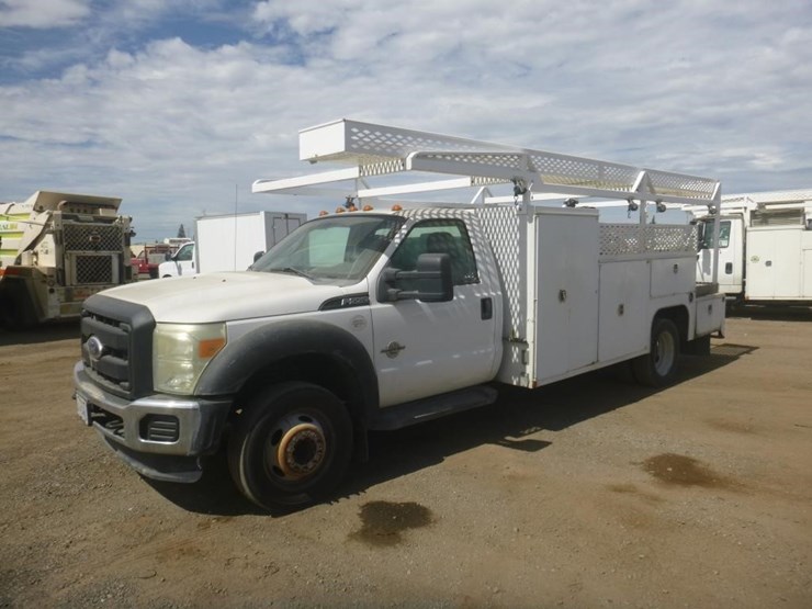 2011-ford-f550-image-1