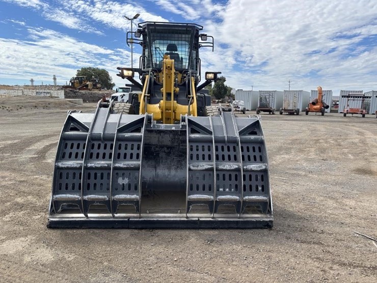 2019-komatsu-wa200-8-image-6
