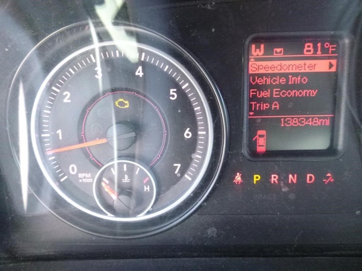 2014-dodge-1500-image-15