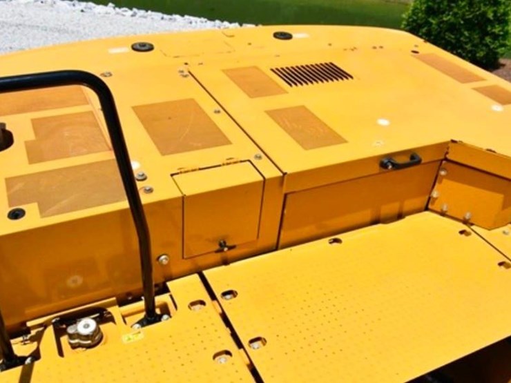 2022-caterpillar-330l-image-8