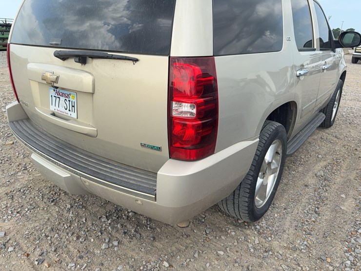 2009-chevrolet-tahoe-image-20