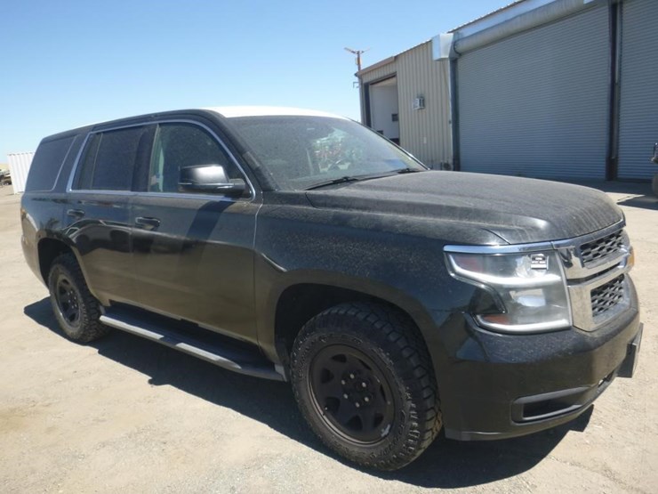 2016-chevrolet-tahoe-image-2