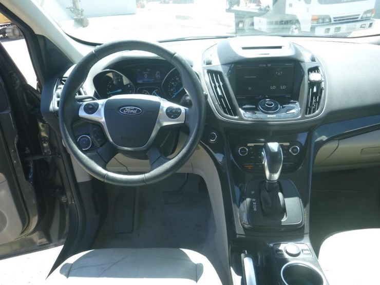 2015-ford-escape-image-9
