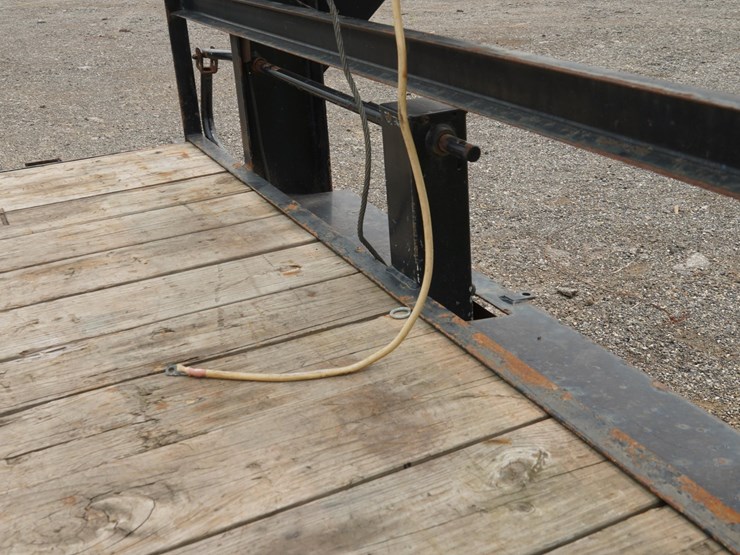 #136-•-2013-appalachian-49290-24'-trailer-image-37