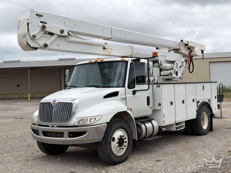 2019-international-durastar-4300-image-1
