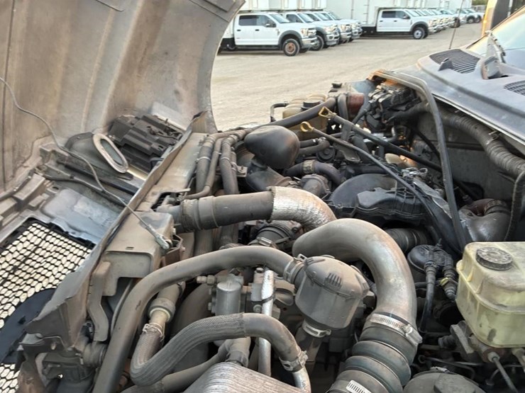 2016-ford-f650-xlt-image-10