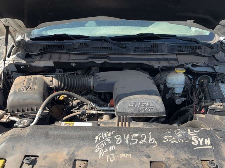 2019-ram-1500-classic-image-21