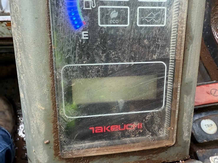 2019-takeuchi-tl8-image-22