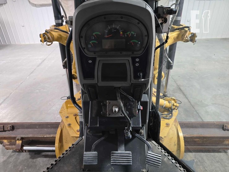 2008-caterpillar-14m-image-16