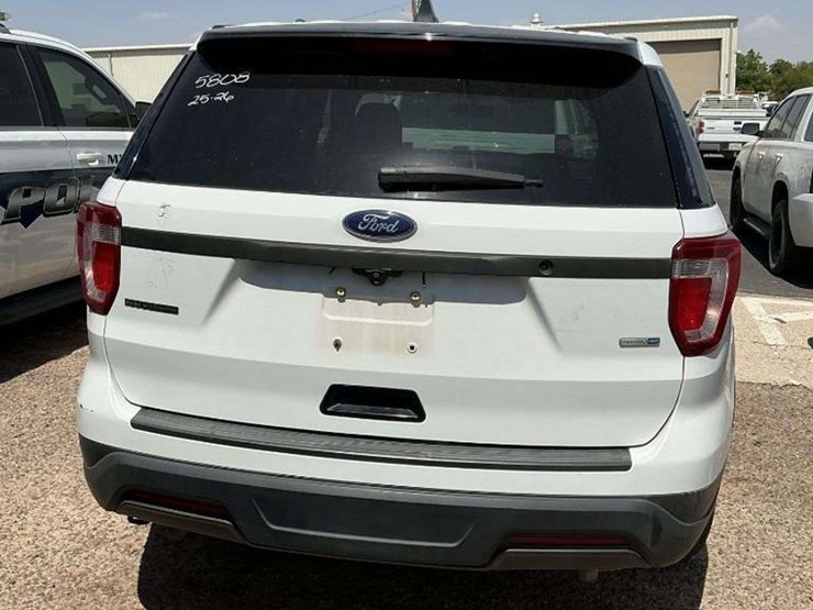 2018-ford-explorer-image-4