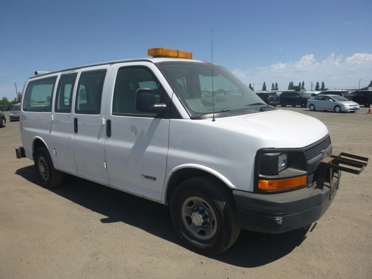 2006-chevrolet-express-2500-image-3
