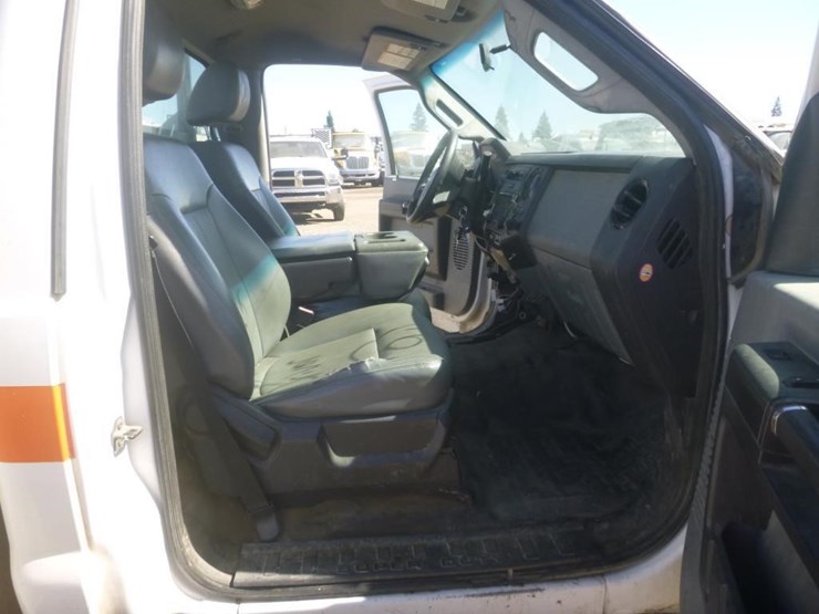 2014-ford-f350-image-13